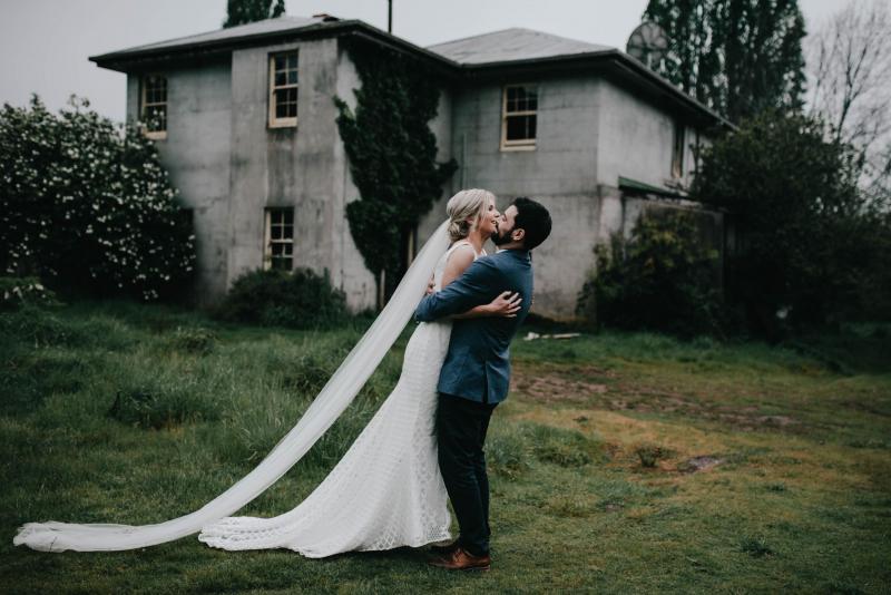 Real bride Hannah wore the Wild Hearts Bobby wedding dress by Karen Willis Holmes.