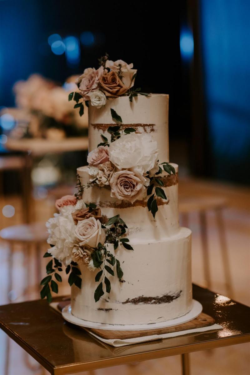 Exquisite wedding cake shot by Janneke Storm