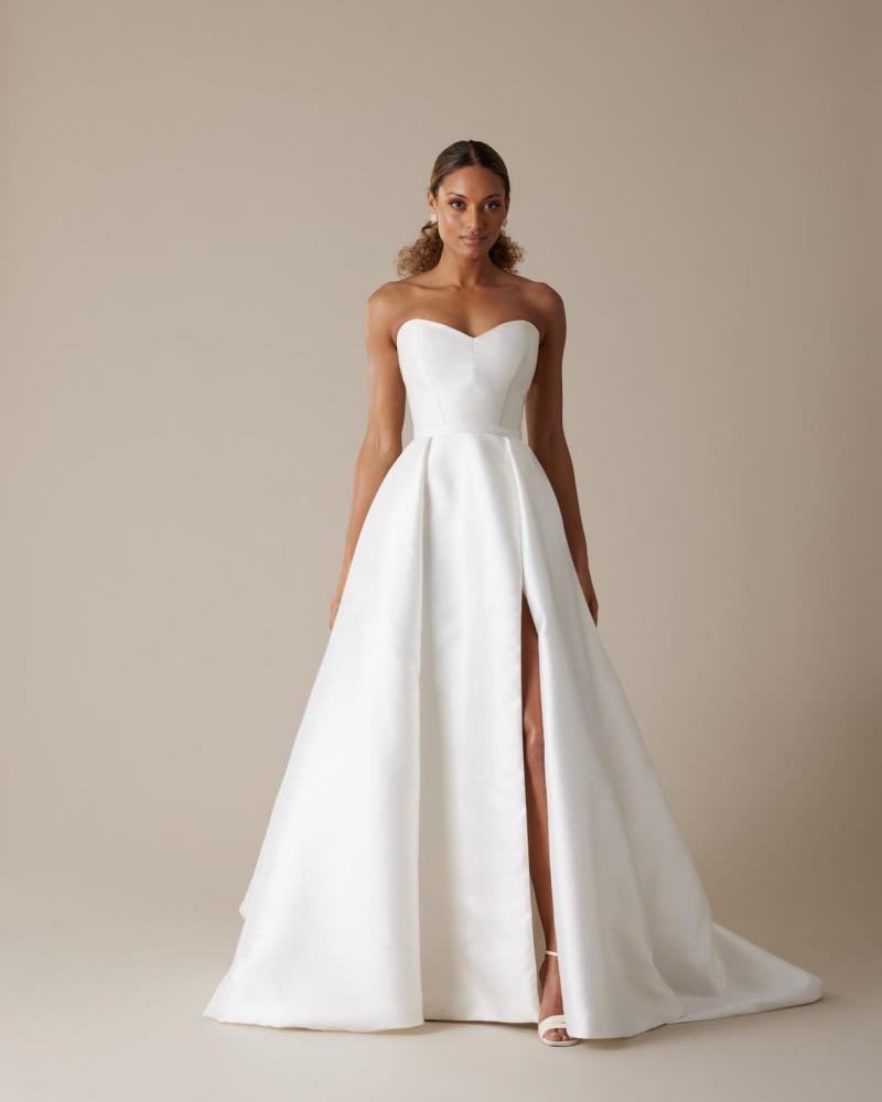 The Kitty bodice by Karen Willis Holmes, a simple strapless sweetheart wedding dress bodice with Elizabeth skirt.