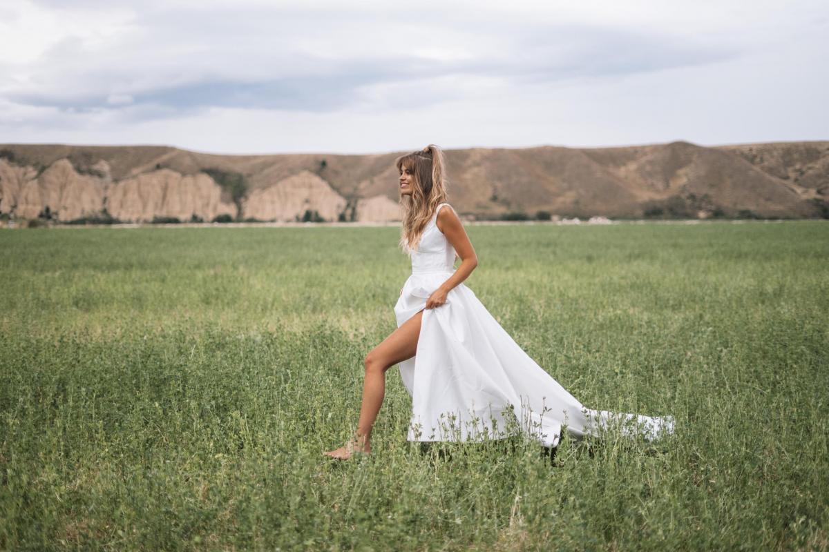 Chrissy Macpherson wears Karen Willis Holmes wedding dress