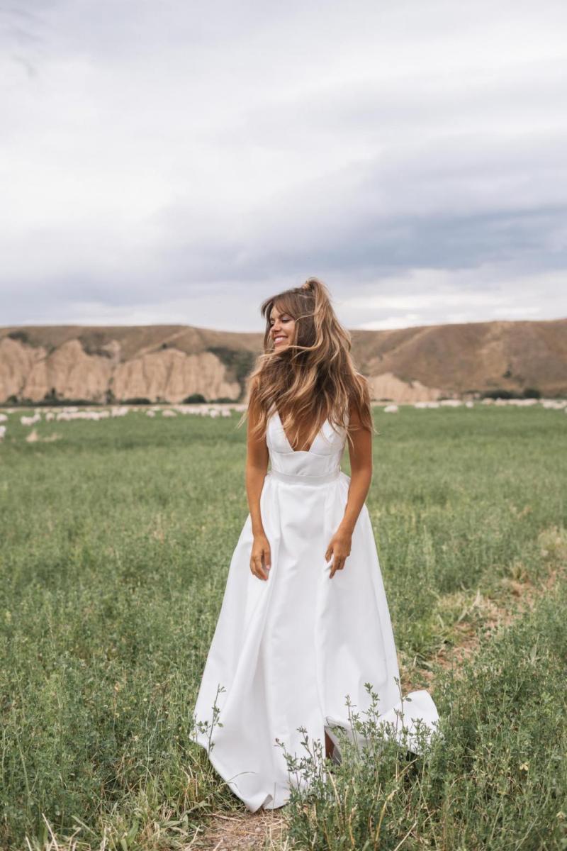 Chrissy Macpherson wears Karen Willis Holmes wedding dress