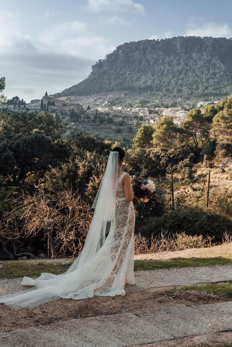 Read all about our real bride's wedding in this blog. She wore the Bespoke Rosemary wedding dress by Karen Willis Holmes.