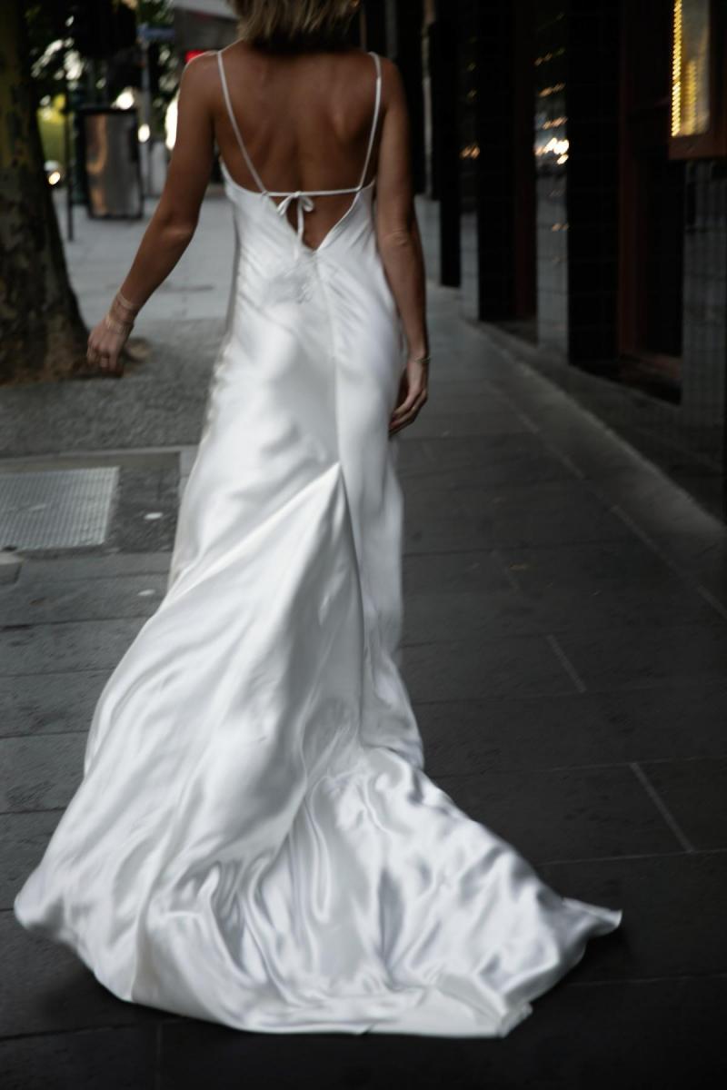 The Sage gown by Karen Willis Holmes, v-neck simple wedding dress