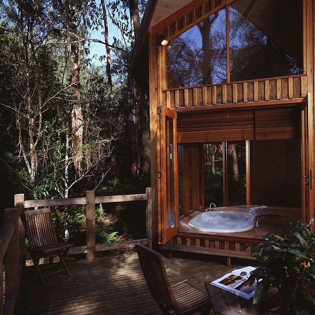 Lust worthy romantic honeymoon destinations in Australia, secluded honeymoon destinations, rain forest lodge retreat honeymoon; Woodlands Retreat.