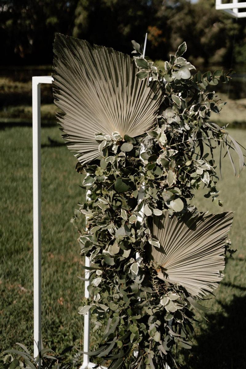 Natural foliage details of real bride Lidia's open church wedding.