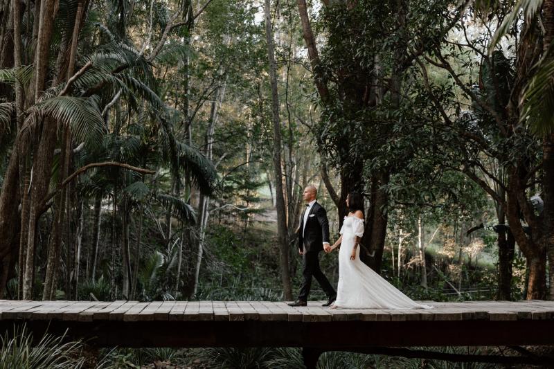 Natural foliage details of real bride Lidia's open church wedding.