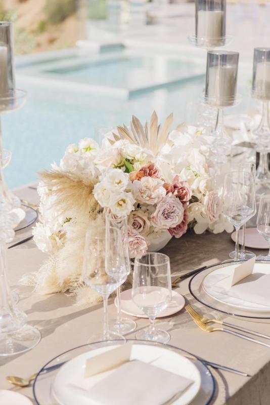 Chic styling details from Real Bride Noel's intimate LA wedding.