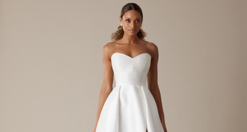 The Kitty bodice by Karen Willis Holmes, a simple strapless sweetheart wedding dress bodice with Elizabeth skirt. close up