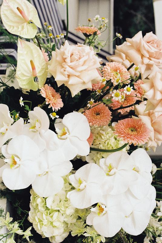 Taryn & Joni - Karen Willis Holmes - BESPOKE - Madeline & Joe - Bride & Groom's light pinks and soft greens floral arrangement