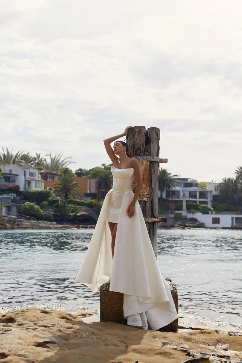 Sleeveless Simple Lace Wedding Dresses V Neck Summer Beach Wedding Dresses  – SheerGirl