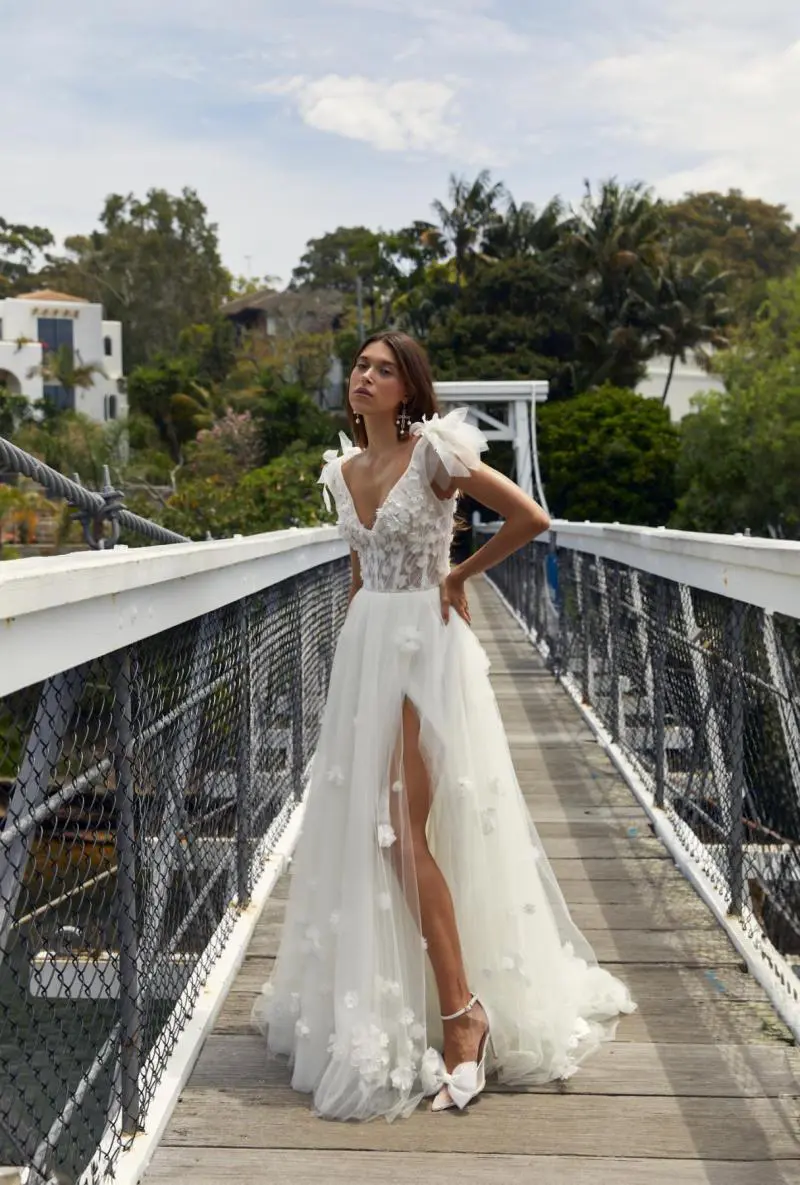 Sexy Lace & Tulle Plunging Neckline Slit Wedding Dress