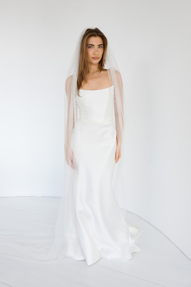 Graded Pearl Veil