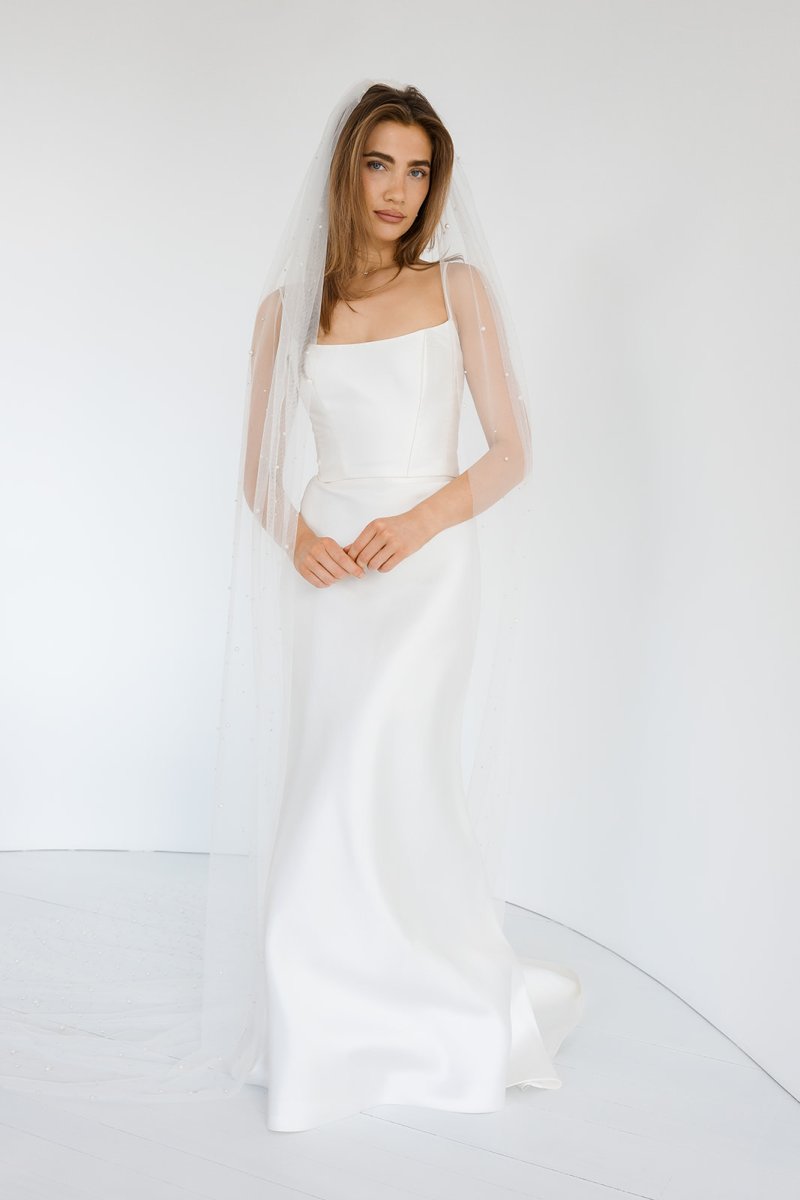 Graded Pearl Veil