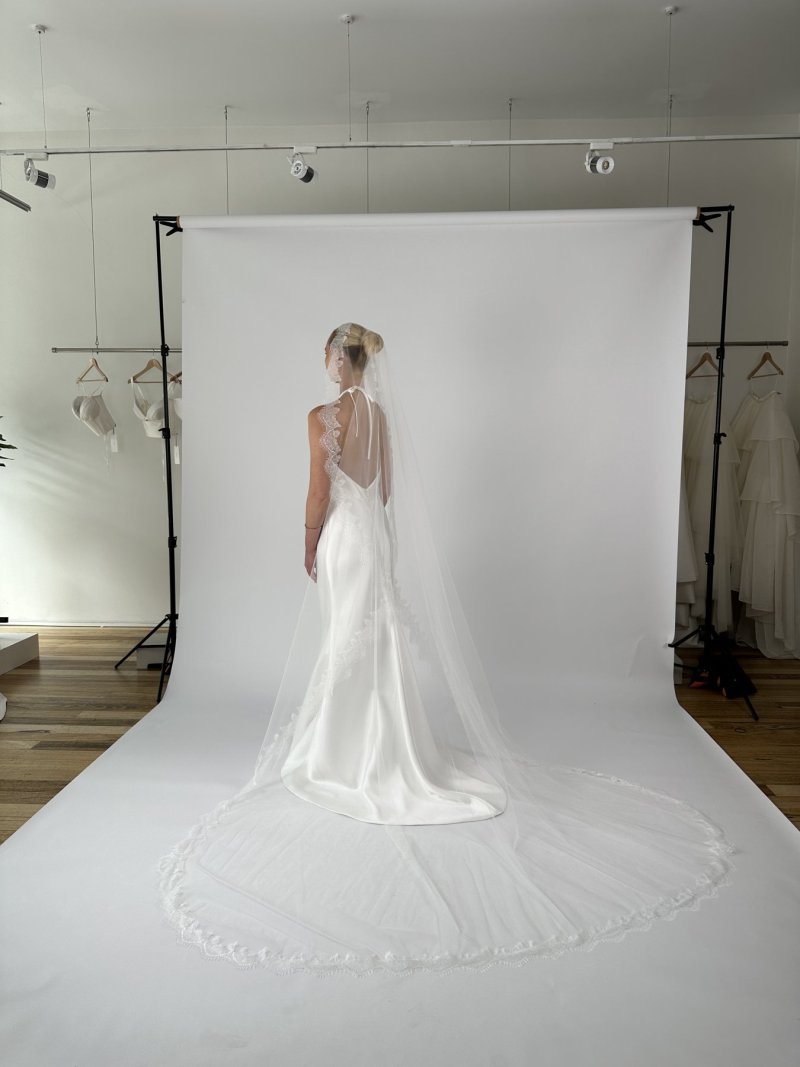 Chantilly Lace Veil