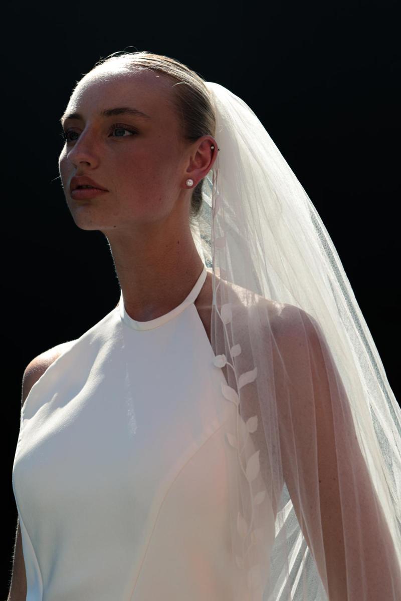 Floral Vine Embroidered Veil