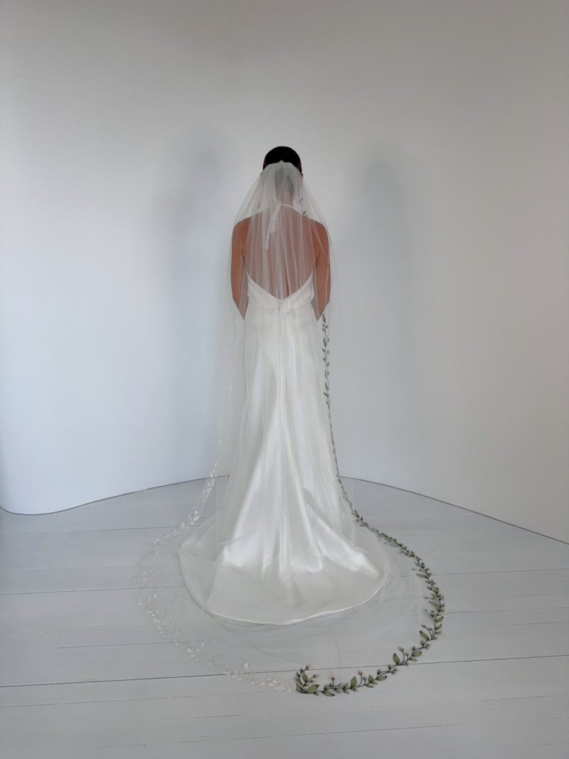 Floral Vine Embroidered Veil