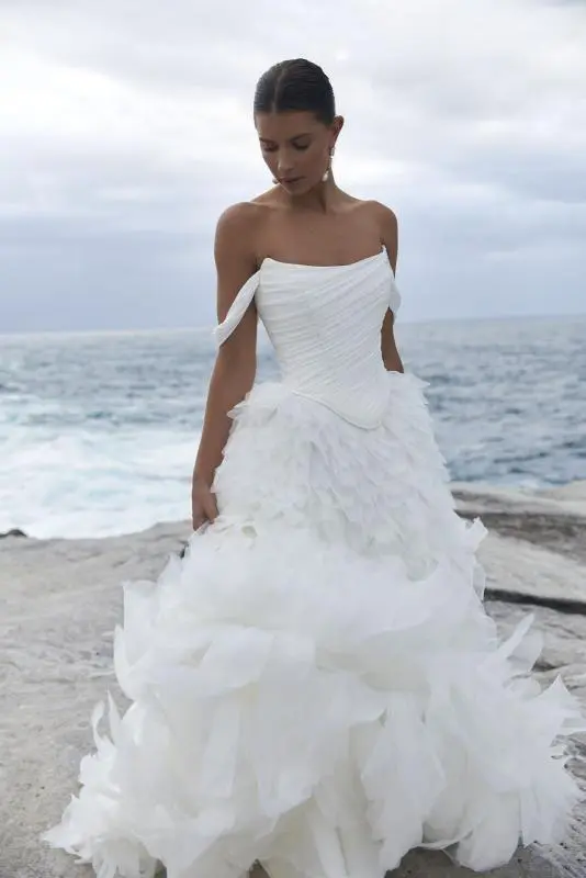 princess polly baby blue dress Sleeveless wedding dress| Pronovias