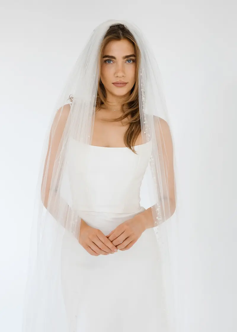 Miss Veil( ミスヴェール) Scattered Pearl Edged Veil | Pearl Wedding Veil | KWH Bridal