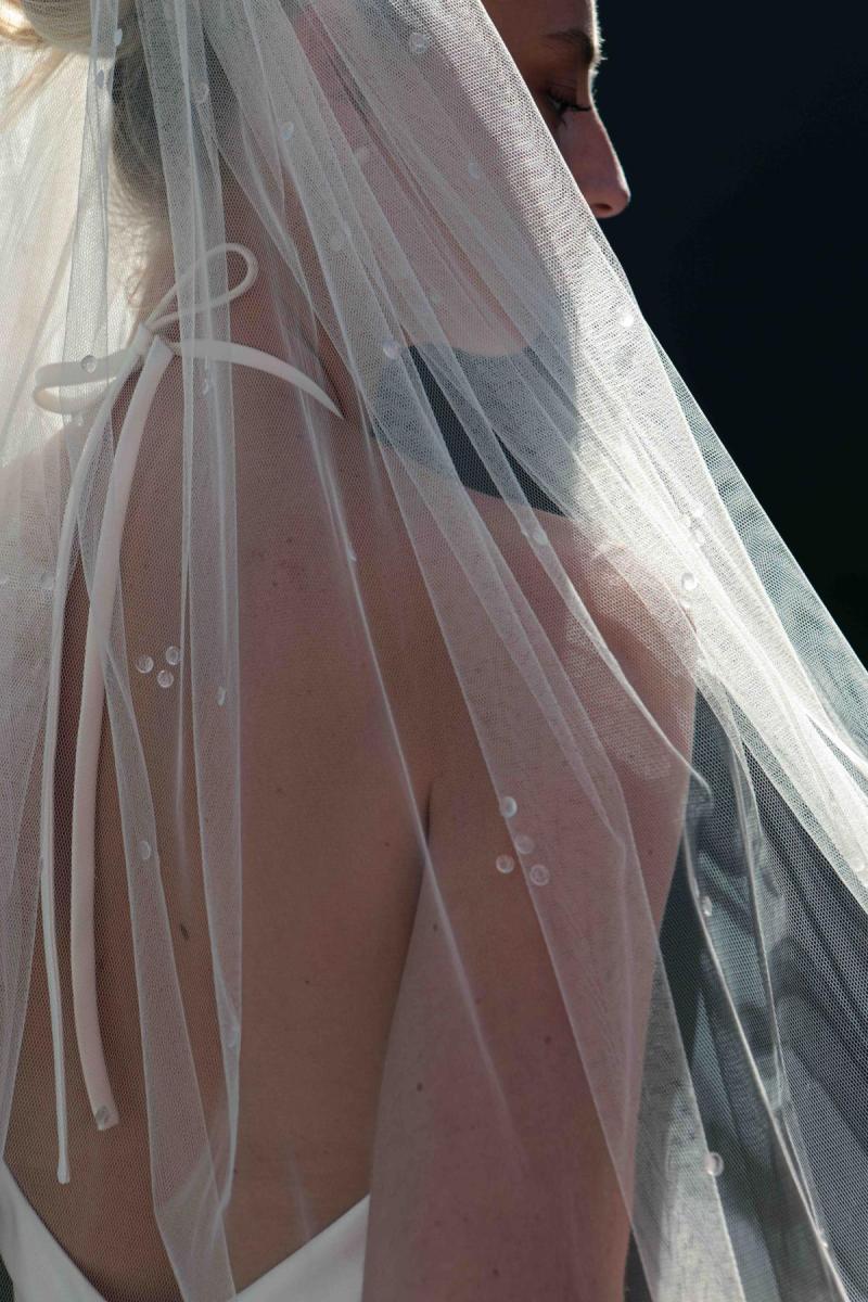 Scattered Water Drop Wedding Veil