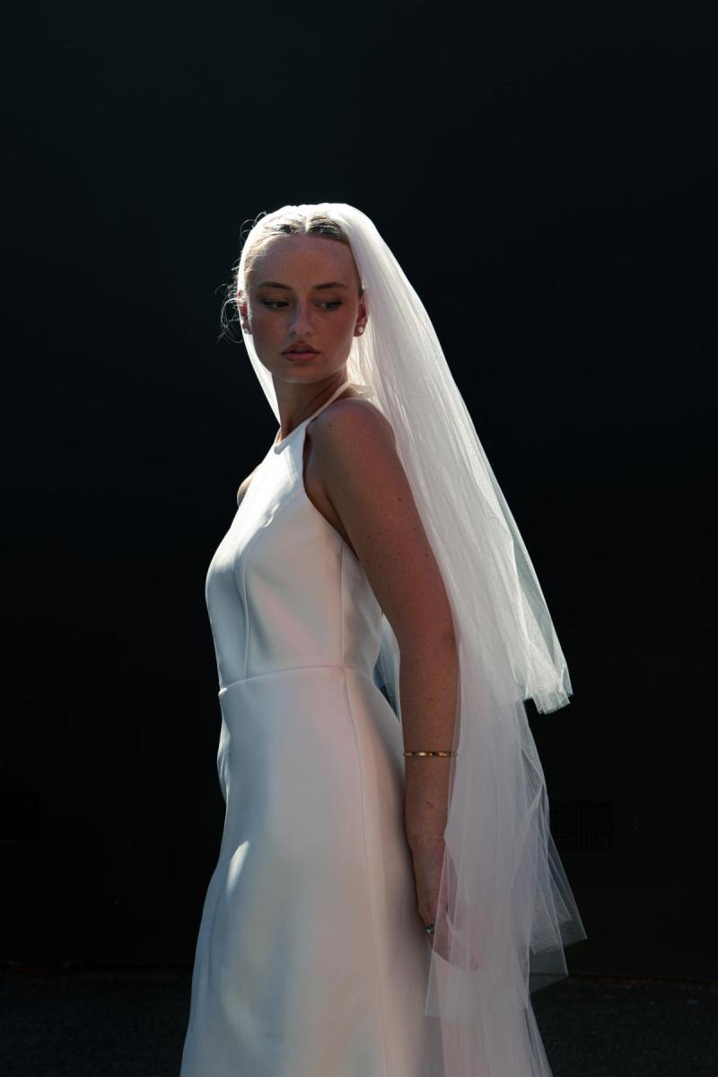 simple dramatic veil by karen willis holmes, tom tommy and thomas veil, 3 tier wedding veil, wedding veils australia