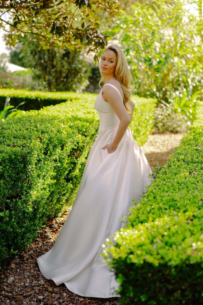 Beckett Basque & Maude