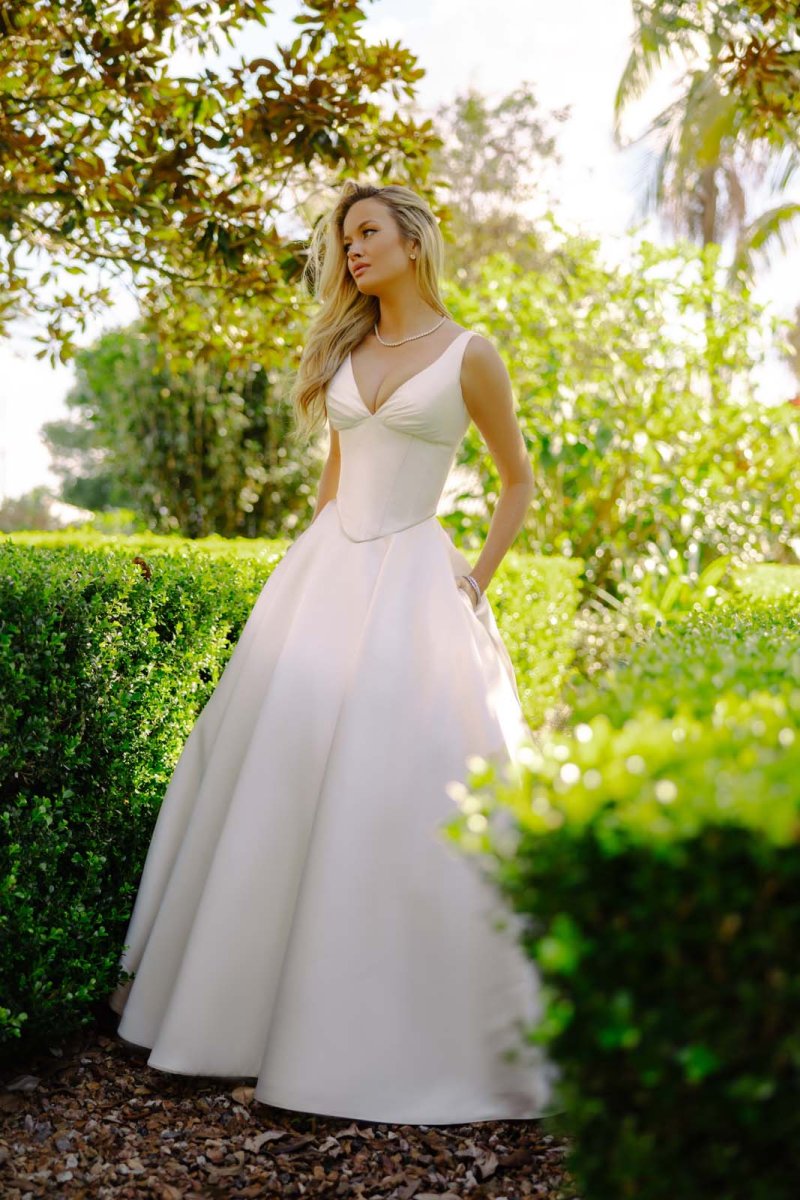 Beckett Basque & Maude