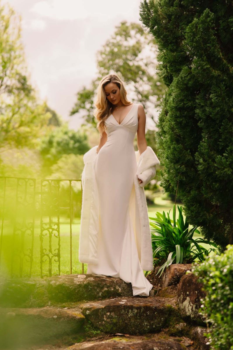 V-neck crepe Wedding Dress