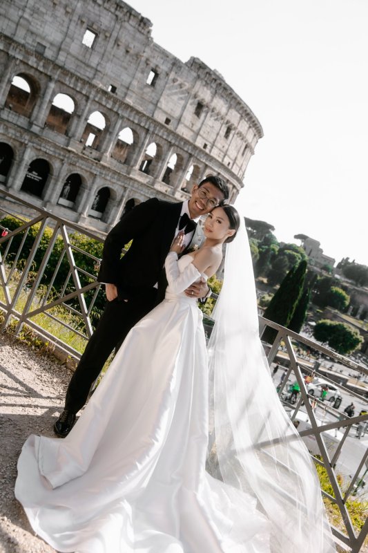 bride in her wedding gown, bridal fashion