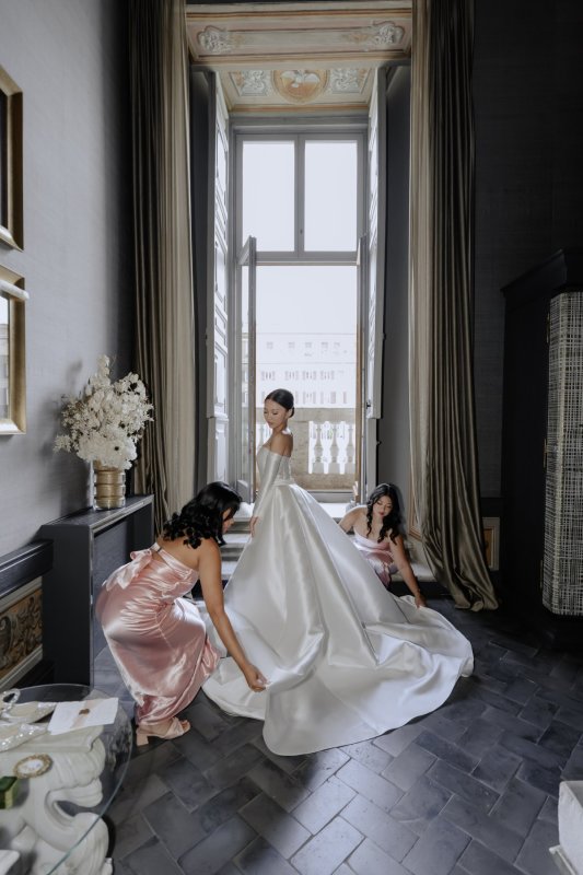 bride in her wedding gown, bridal fashion