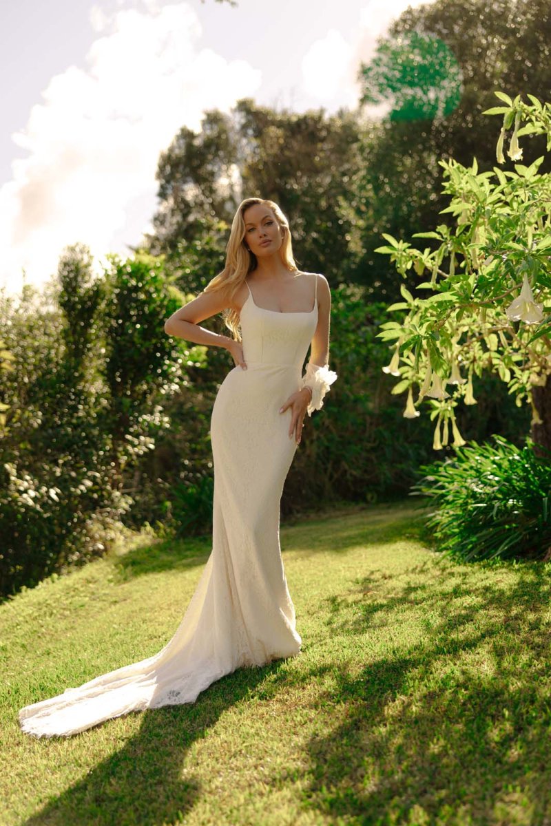 simple lace wedding dress, karen willis holmes, KWH Bridal, Lace wedding dress Melbourne Sydney Brisbane