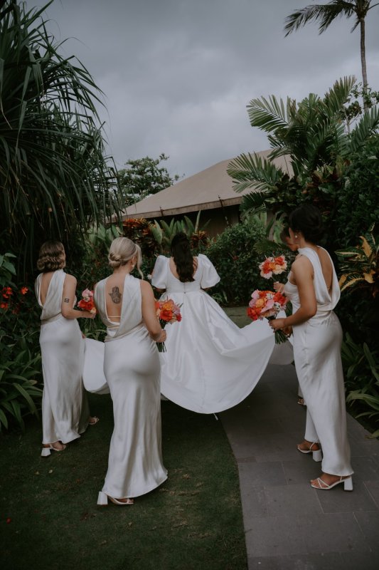 Real Bride wearing a romantic wedding dress by KWH Bridal, Karen Willis Holmes. Wedding Dresses Australia, Wedding dresses Sydney, Wedding Dresses Melbourne, Wedding dresses Brisbane