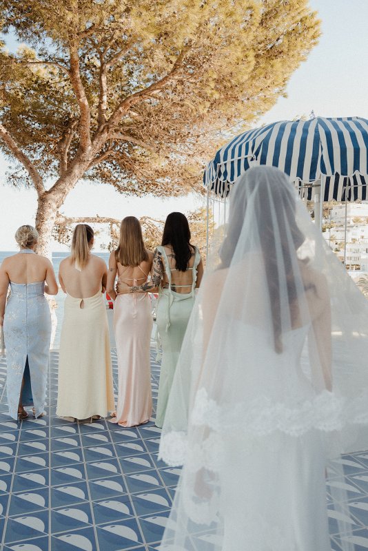 Real Bride wearing a romantic wedding dress by KWH Bridal, Karen Willis Holmes. Wedding Dresses Australia, Wedding dresses Sydney, Wedding Dresses Melbourne, Wedding dresses Brisbane