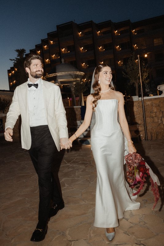 Real Bride wearing a romantic wedding dress by KWH Bridal, Karen Willis Holmes. Wedding Dresses Australia, Wedding dresses Sydney, Wedding Dresses Melbourne, Wedding dresses Brisbane