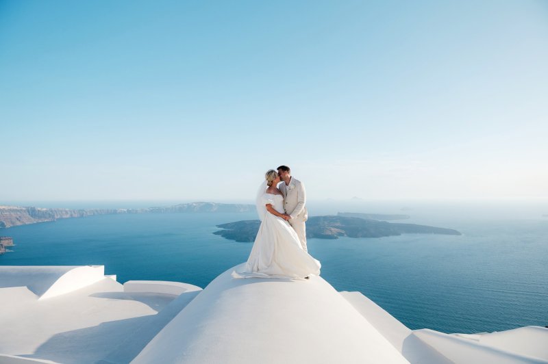 Real Bride wearing a romantic wedding dress by KWH Bridal, Karen Willis Holmes. Wedding Dresses Australia, Wedding dresses Sydney, Wedding Dresses Melbourne, Wedding dresses Brisbane