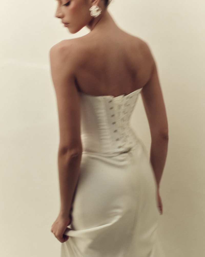 Fitted Corset Wedding dress KWH Bridal, Karen Willis Holmes Wedding Dresses Australia