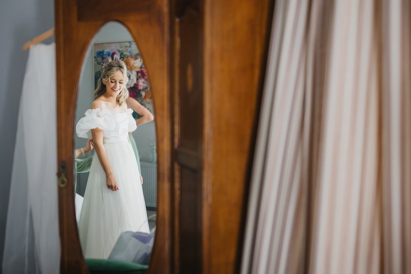 Real Bride wearing a romantic wedding dress by KWH Bridal, Karen Willis Holmes. Wedding Dresses Australia, Wedding dresses Sydney, Wedding Dresses Melbourne, Wedding dresses Brisbane