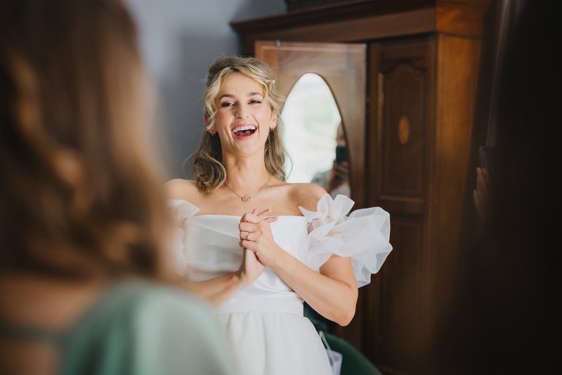 Real Bride wearing a romantic wedding dress by KWH Bridal, Karen Willis Holmes. Wedding Dresses Australia, Wedding dresses Sydney, Wedding Dresses Melbourne, Wedding dresses Brisbane