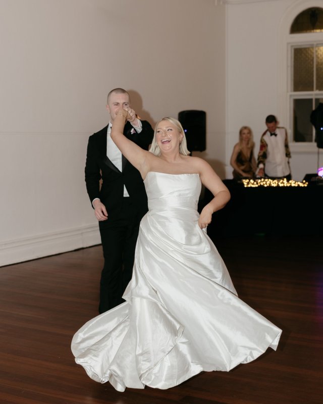 Real Bride wearing a romantic wedding dress by KWH Bridal, Karen Willis Holmes. Wedding Dresses Australia, Wedding dresses Sydney, Wedding Dresses Melbourne, Wedding dresses Brisbane