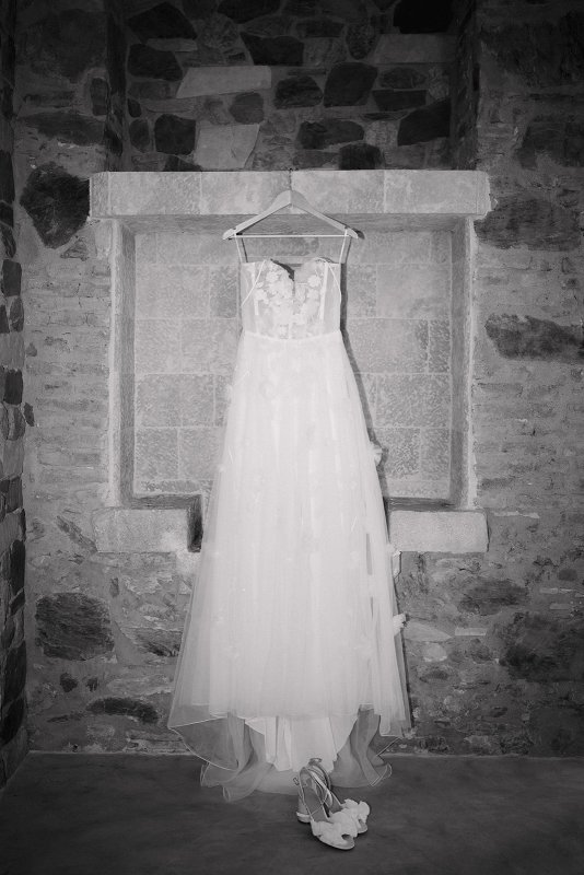 Real Bride wearing a romantic wedding dress by KWH Bridal, Karen Willis Holmes. Wedding Dresses Australia, Wedding dresses Sydney, Wedding Dresses Melbourne, Wedding dresses Brisbane