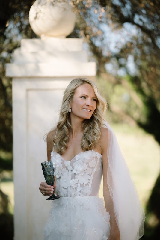 Real Bride wearing a romantic wedding dress by KWH Bridal, Karen Willis Holmes. Wedding Dresses Australia, Wedding dresses Sydney, Wedding Dresses Melbourne, Wedding dresses Brisbane