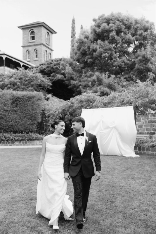 Real Bride wearing a romantic wedding dress by KWH Bridal, Karen Willis Holmes. Wedding Dresses Australia, Wedding dresses Sydney, Wedding Dresses Melbourne, Wedding dresses Brisbane