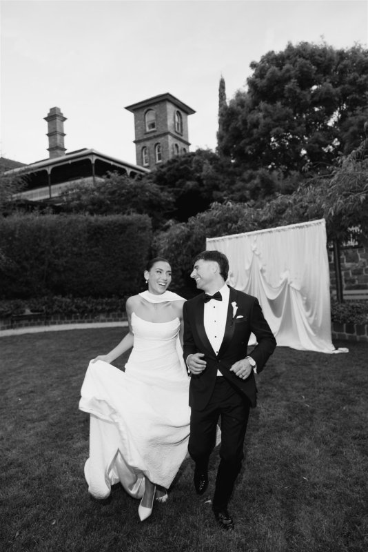 Real Bride wearing a romantic wedding dress by KWH Bridal, Karen Willis Holmes. Wedding Dresses Australia, Wedding dresses Sydney, Wedding Dresses Melbourne, Wedding dresses Brisbane