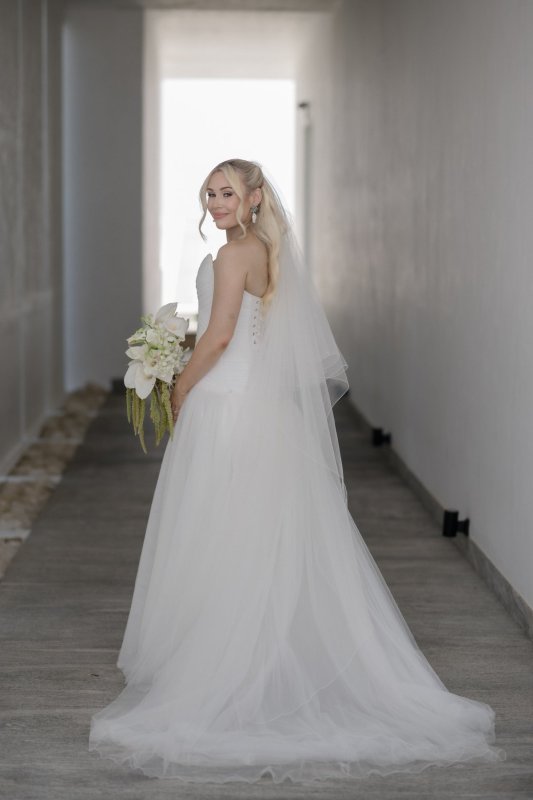 Real Bride wearing a romantic wedding dress by KWH Bridal, Karen Willis Holmes. Wedding Dresses Australia, Wedding dresses Sydney, Wedding Dresses Melbourne, Wedding dresses Brisbane