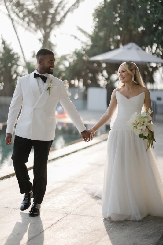 Real Bride wearing a romantic wedding dress by KWH Bridal, Karen Willis Holmes. Wedding Dresses Australia, Wedding dresses Sydney, Wedding Dresses Melbourne, Wedding dresses Brisbane