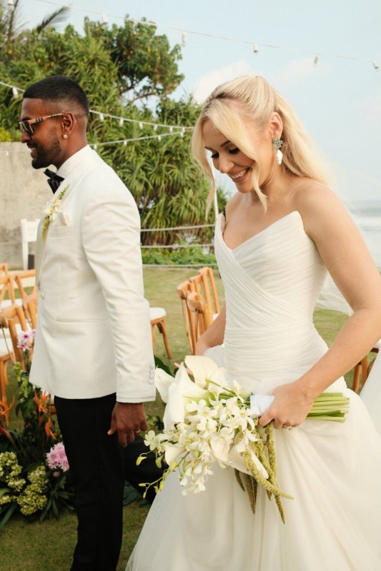 Real Bride wearing a romantic wedding dress by KWH Bridal, Karen Willis Holmes. Wedding Dresses Australia, Wedding dresses Sydney, Wedding Dresses Melbourne, Wedding dresses Brisbane