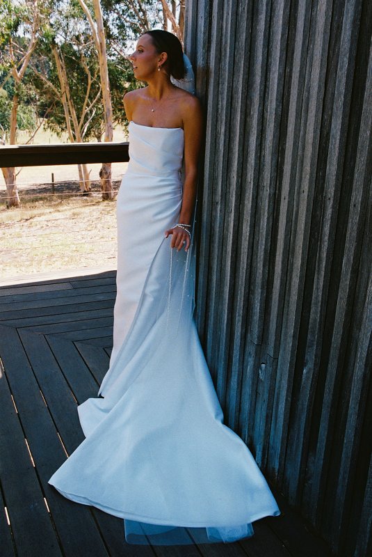 Real Bride wearing a romantic wedding dress by KWH Bridal, Karen Willis Holmes. Wedding Dresses Australia, Wedding dresses Sydney, Wedding Dresses Melbourne, Wedding dresses Brisbane