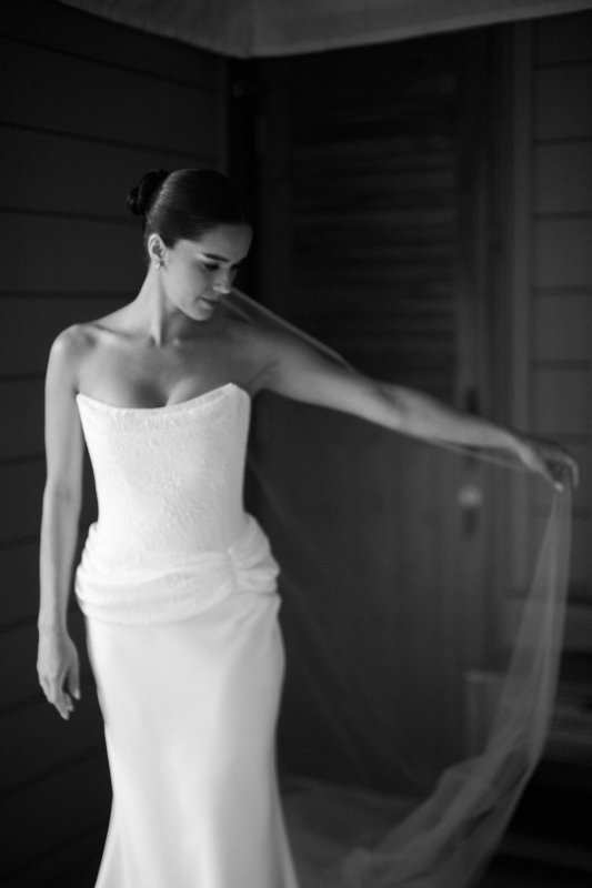 Real Bride wearing a romantic wedding dress by KWH Bridal, Karen Willis Holmes. Wedding Dresses Australia, Wedding dresses Sydney, Wedding Dresses Melbourne, Wedding dresses Brisbane